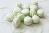 pistachio_macarons