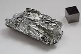 Molybdenum crystaline fragment