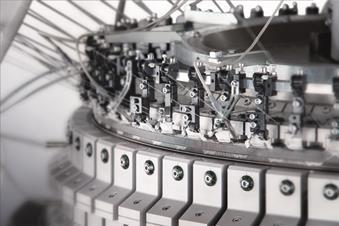 Circular knitting machine