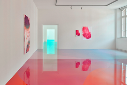 flood like and colorful floor in an exhibition1 900x601
